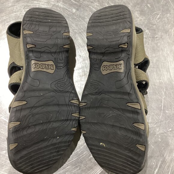 Olive Green Closed‑Toe Nevados Outdoor Sandals - Picture 4 of 4